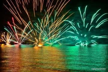 Los fuegos de Melenara, una explosión de color (Foto Celia Fernández)